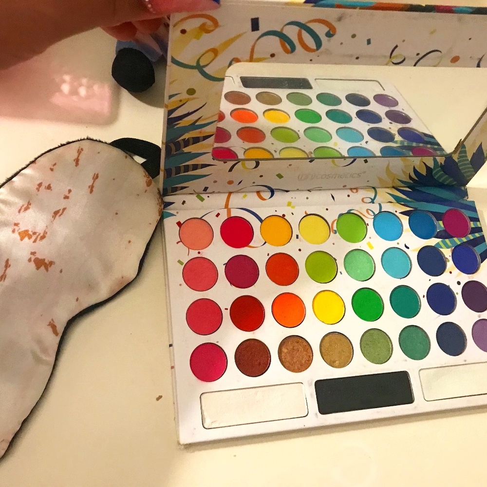 bh cosmetics take me back to Brazil eyeshadow palette + free sleeping mask